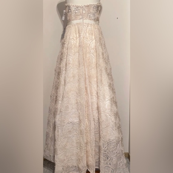 ADRIANNA PAPELL FORMAL GOWN IVORY STRAPLESS BALL GOWN FLOWERS NWT - Picture 3 of 12